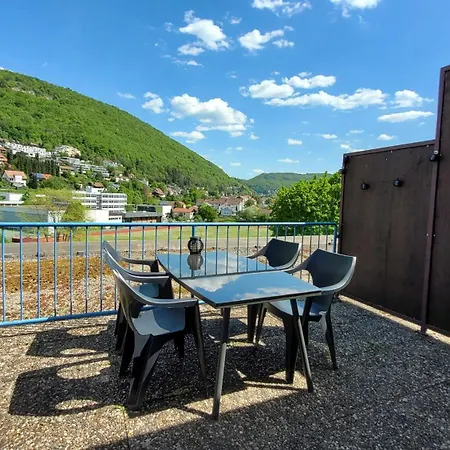 Gemuetliche Maisonette Mit Dachterrasse Und Weitblick 巴特乌拉赫