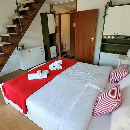 Gemuetliche Maisonette Mit Dachterrasse Und Weitblick شقة