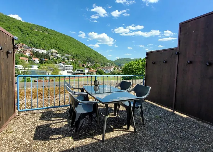Gemuetliche Maisonette Mit Dachterrasse Und Weitblick 巴特乌拉赫